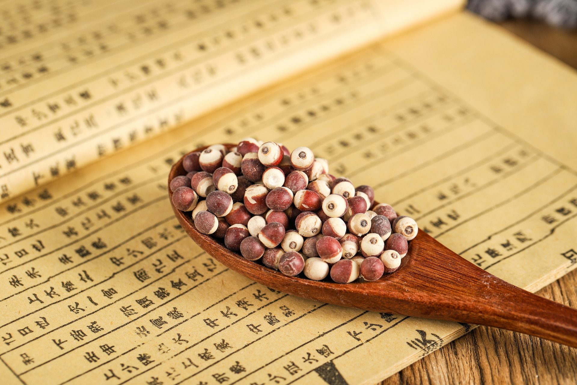 摄图网_501786088_banner_中药材芡实（企业商用）.jpg