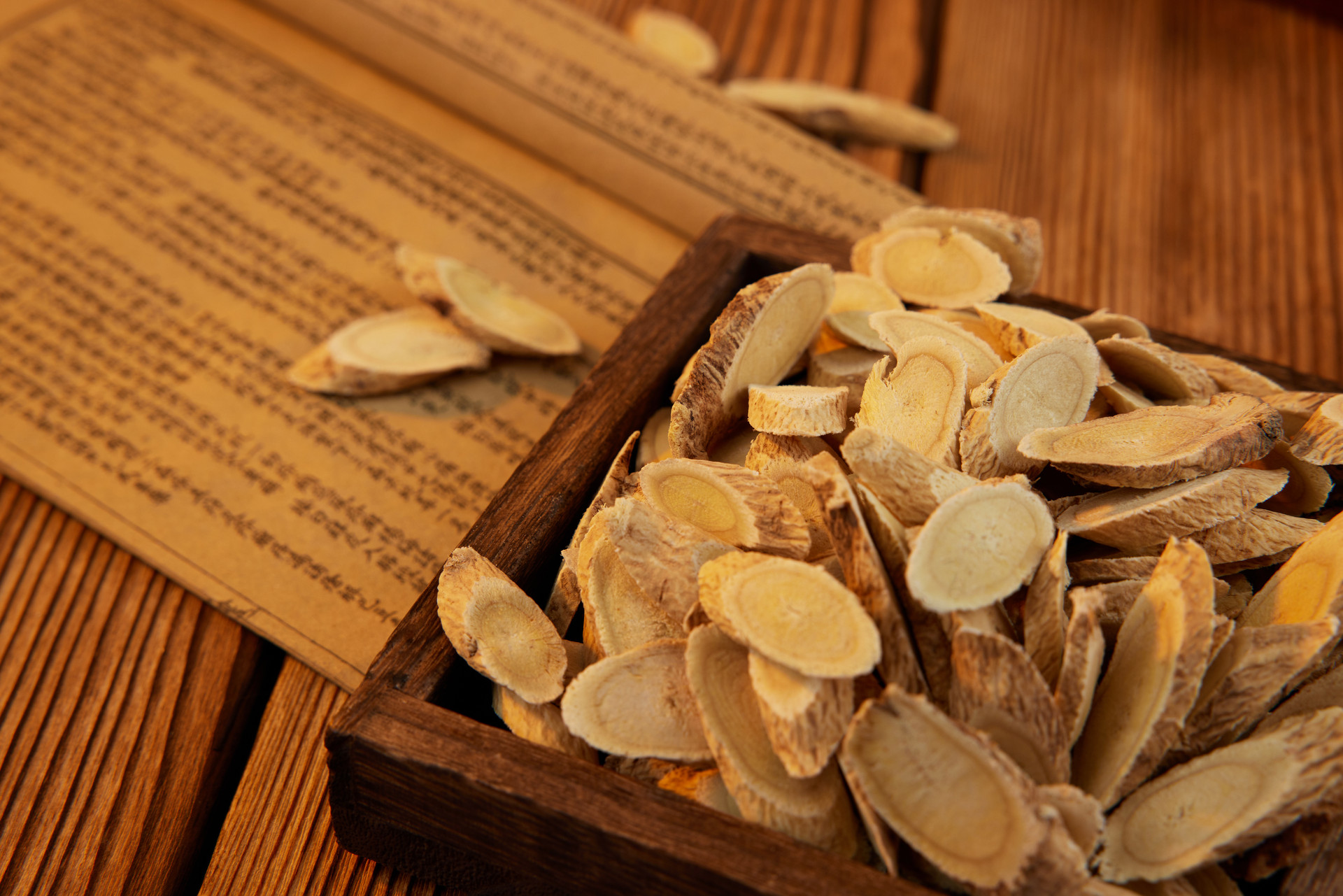 摄图网_507732053_banner_中药材黄芪（企业商用）.jpg