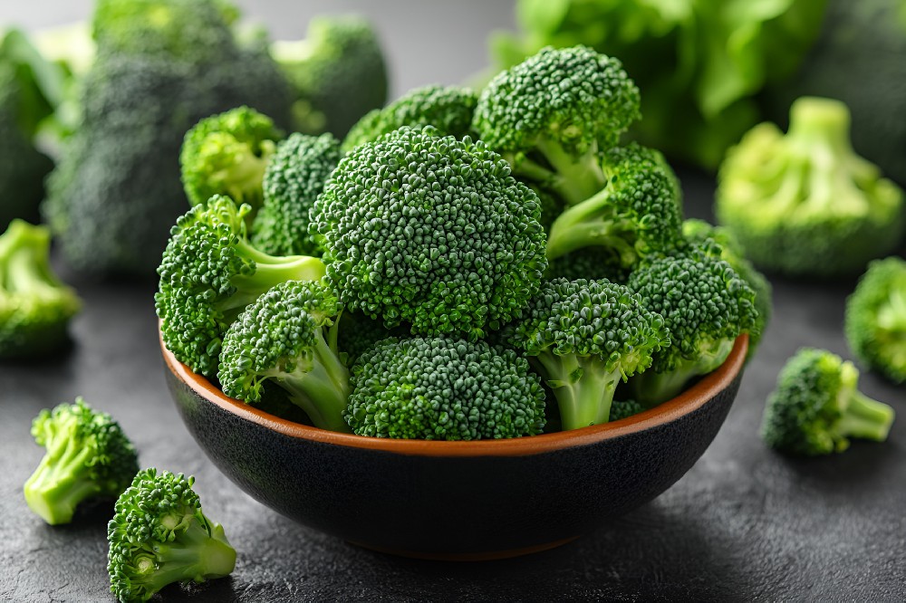 摄图网_601594592_banner_掰开的新鲜西蓝花（企业商用）.jpg