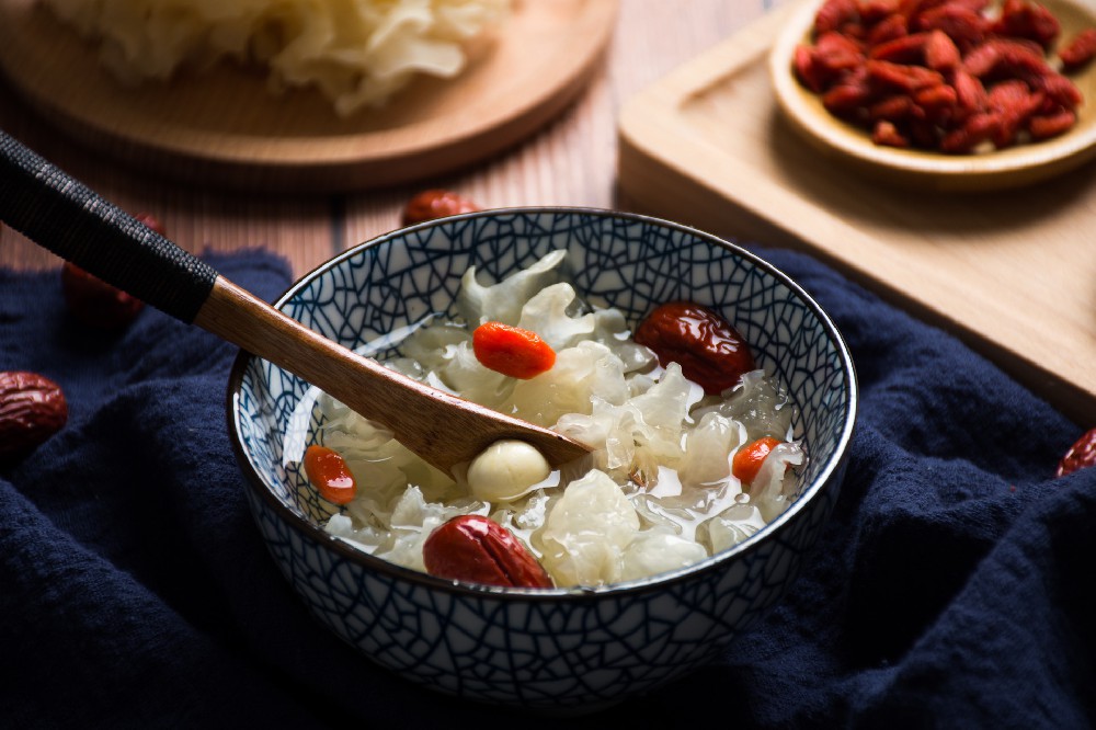 摄图网_501026760_banner_滋补红枣枸杞莲子银耳汤（企业商用）.jpg